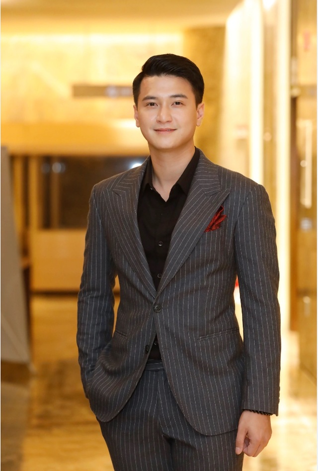 Nam thần Vbiz hẹn hò mẹ đơn thân hơn 6 tuổi: Chuẩn bị cưới sau 4 năm gắn bó-3