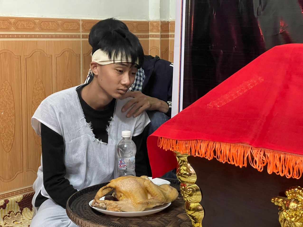 Hoàn cảnh đáng thương của nam sinh lớp 11 mất cả cha và mẹ sau vụ tai nạn giao thông-5