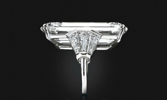 Choáng với giá trị viên kim cương khủng vợ tỷ phú giàu nhất châu Á diện trong ngày trọng đại của con trai, ví như tấm gương thiên đường-3