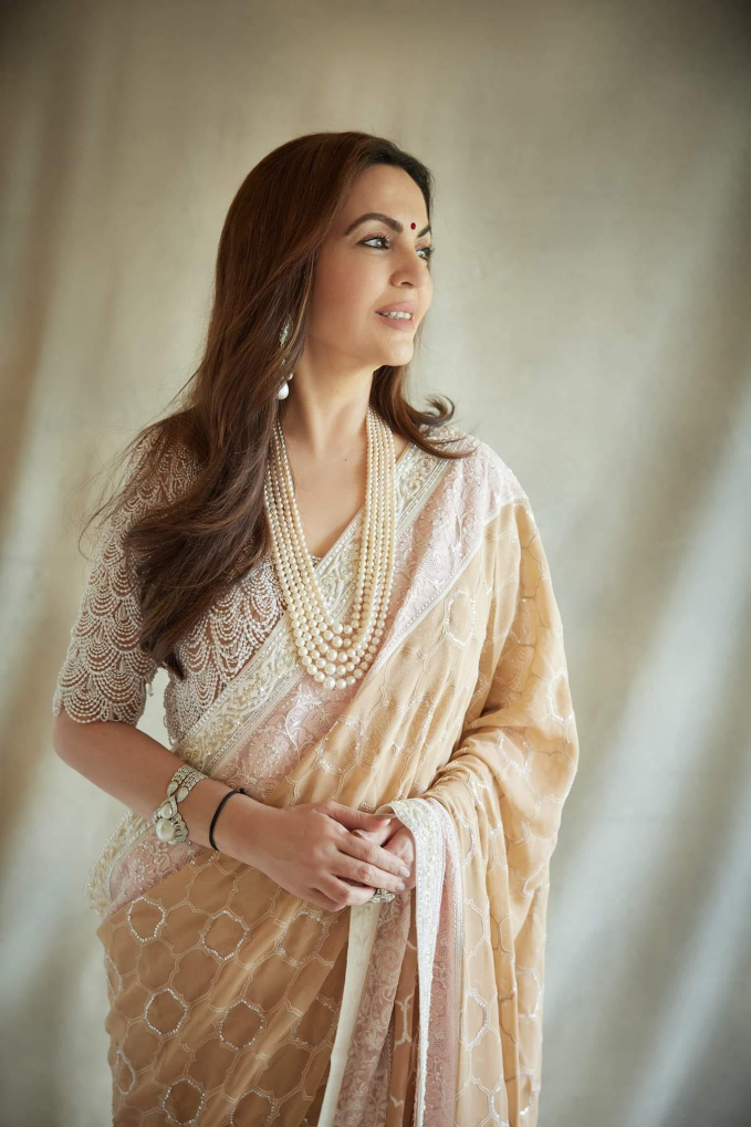 Choáng với giá trị viên kim cương khủng vợ tỷ phú giàu nhất châu Á diện trong ngày trọng đại của con trai, ví như tấm gương thiên đường-5