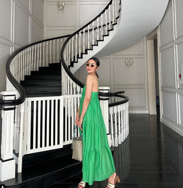 Bao năm qua Tăng Thanh Hà vẫn trung thành với 3 loại nước chứa cả kho collagen, chả trách mẹ 3 con mà vẫn xinh đẹp, khỏe khoắn!-2