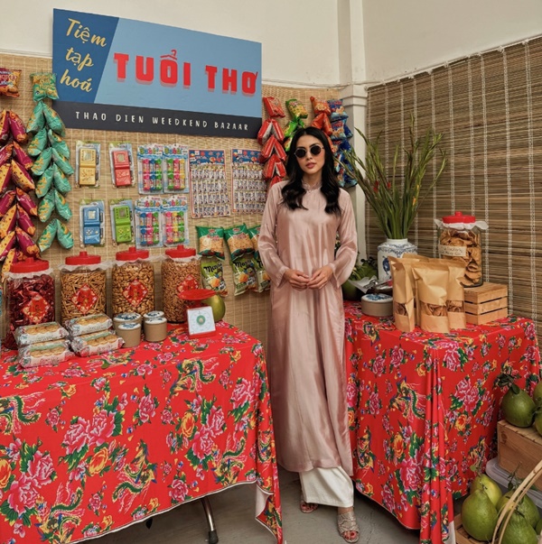 Bao năm qua Tăng Thanh Hà vẫn trung thành với 3 loại nước chứa cả kho collagen, chả trách mẹ 3 con mà vẫn xinh đẹp, khỏe khoắn!-4