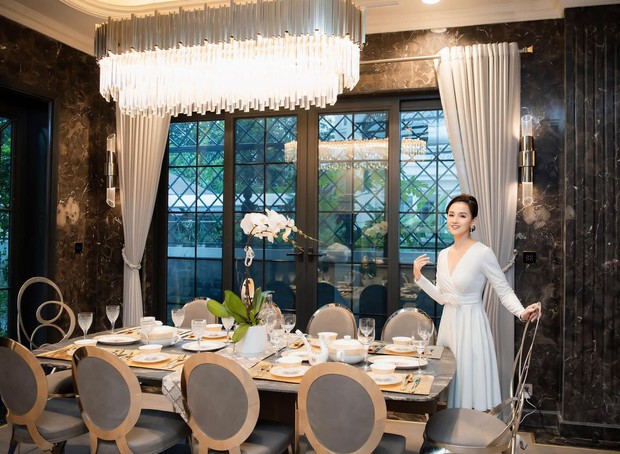 Bên trong biệt thự 60 tỷ của phú bà VFC: Không gian rộng 600m2, nội thất đắt đỏ và một điều gây choáng ngợp-13