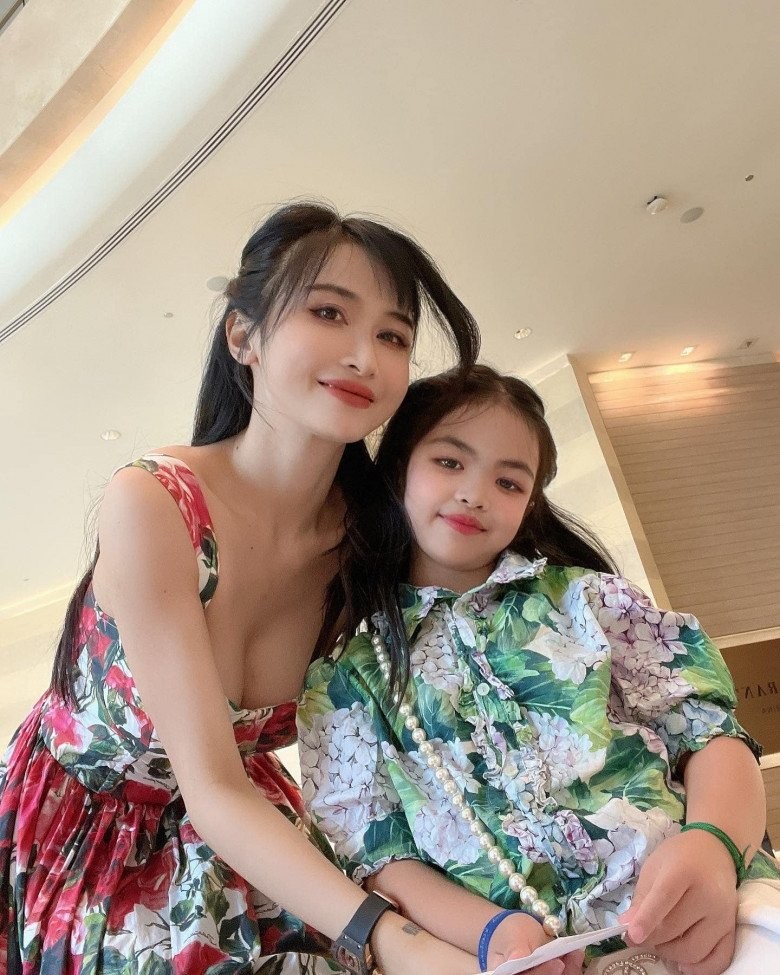 Vợ đại gia Minh Nhựa hoảng hốt mất túi Hermes đắt tiền, hóa ra con gái 8 tuổi lấy, biết lý do ai cũng câm nín”-3