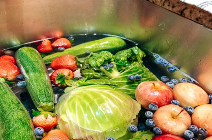 3 sai lầm khi rửa rau củ khiến càng rửa càng bẩn, thậm chí chất dinh dưỡng tan biến” hết-1