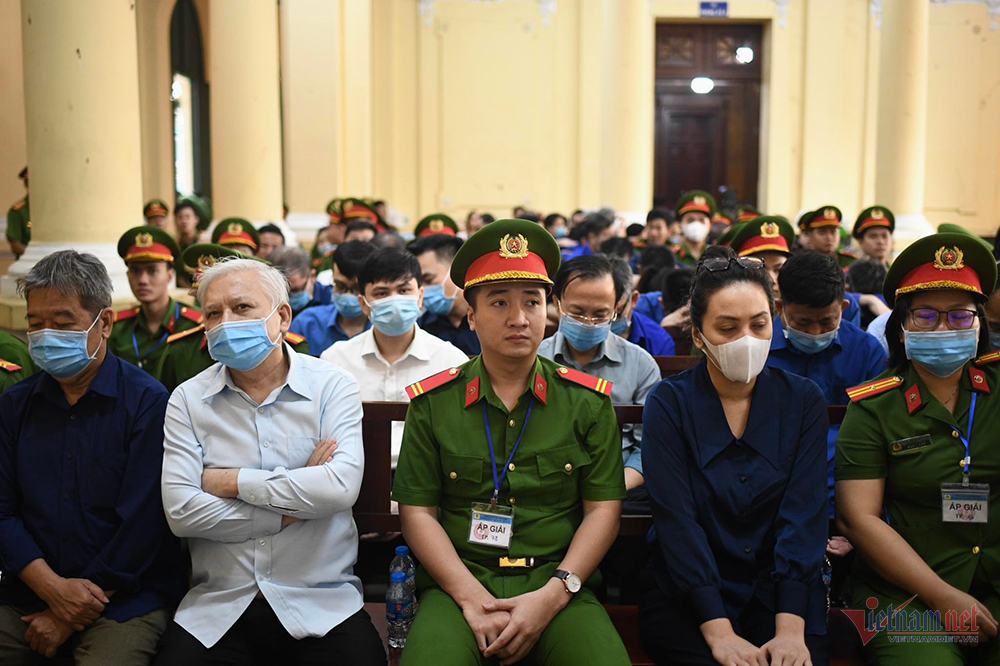 Chủ tịch SCB khai được thưởng tết 20 tỷ, bà Trương Mỹ Lan không nhớ 2 hay 20 tỷ-2