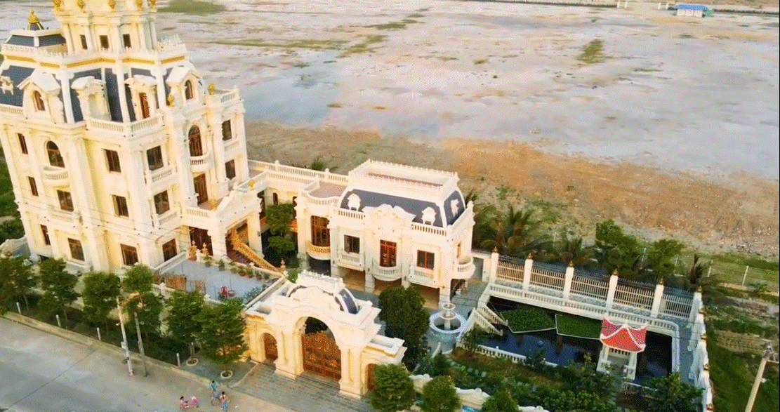 Không chỉ có Tràng An - Bái Đính, Ninh Bình còn là mảnh đất của những dinh thự bạc tỷ, 1 gia đình xây luôn 5 lâu đài liền kề!-22