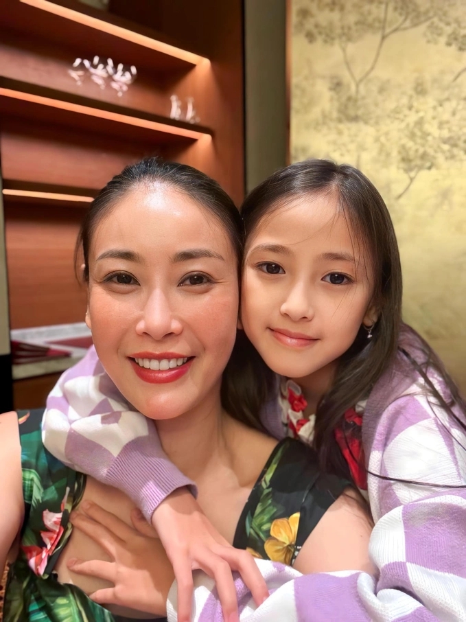 Hoa hậu Hà Kiều Anh than con gái gầy như que củi, nhưng tiết lộ sau đó khiến ai nấy trầm trồ: Đã xinh còn giỏi ai bì kịp-2