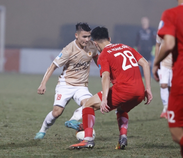 Quang Hải buồn bã vì một điều ngay trước thềm đám cưới, lặng lẽ rời sân không có Chu Thanh Huyền đến đón-6