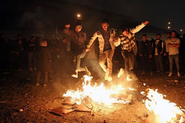 Hơn 3.200 người bị thương, 14 người thiệt mạng trong mùa lễ hội lửa ở Iran-1