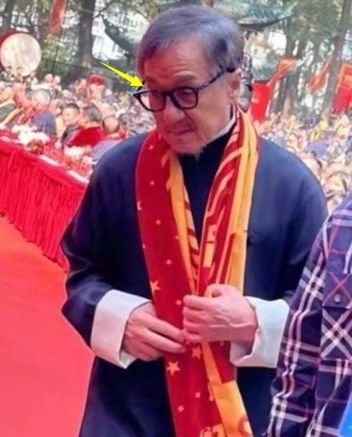 Thành Long trông già nua-2