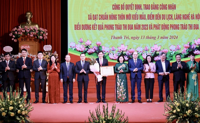 Trao bằng công nhận 15/15 xã huyện Thanh Trì đạt chuẩn nông thôn mới kiểu mẫu-5
