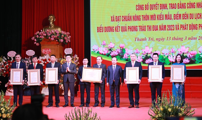 Trao bằng công nhận 15/15 xã huyện Thanh Trì đạt chuẩn nông thôn mới kiểu mẫu-8