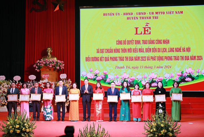 Trao bằng công nhận 15/15 xã huyện Thanh Trì đạt chuẩn nông thôn mới kiểu mẫu-9