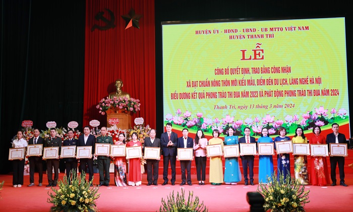 Trao bằng công nhận 15/15 xã huyện Thanh Trì đạt chuẩn nông thôn mới kiểu mẫu-10