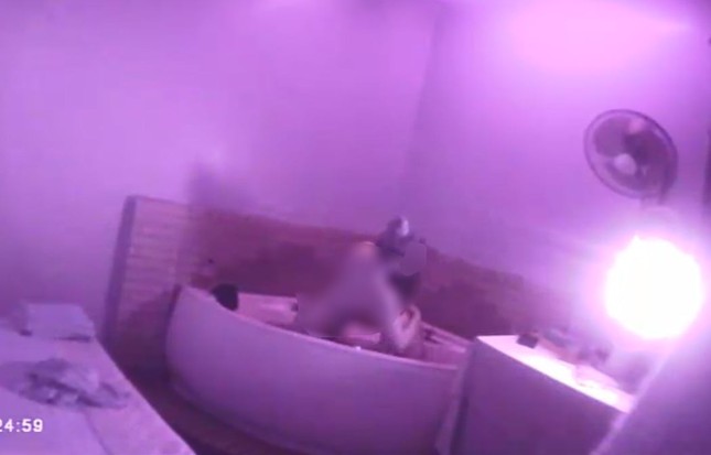Xâm nhập massage kích dục ở Hà Nội: Đủ chiêu chiều thượng khách-4