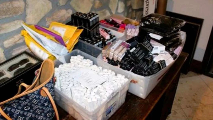 Bà mẹ 3 con điều hành đường dây trộm cắp mỹ phẩm trang điểm trị giá 197 tỷ VNĐ trên khắp nước Mỹ để bán hàng online-4