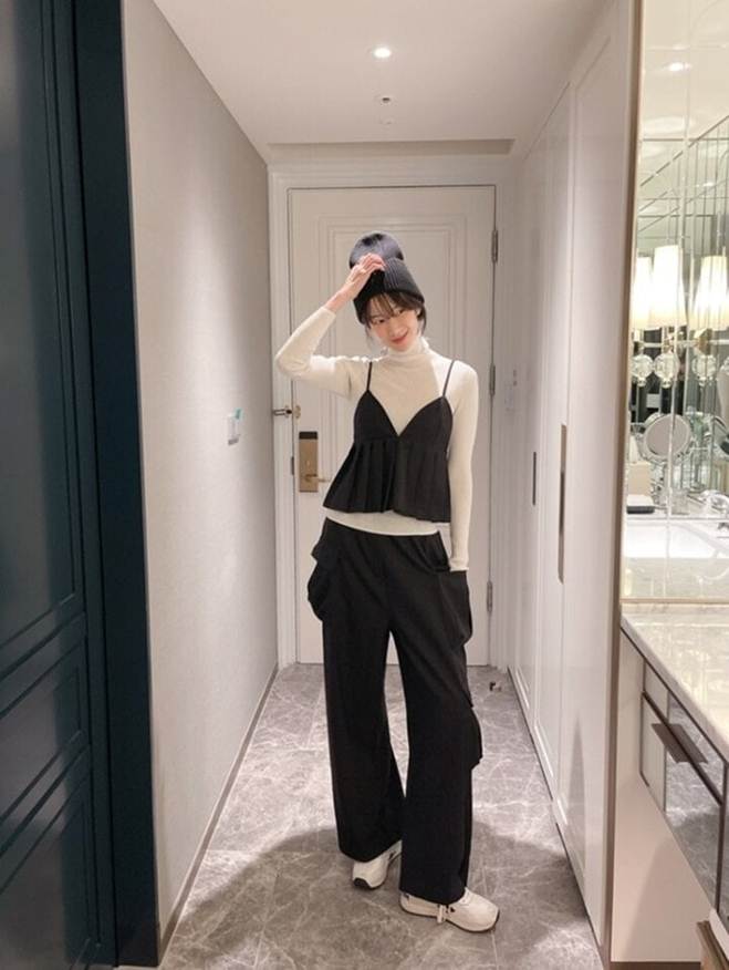 Gợi ý loạt trang phục trắng đen sang chảnh-5