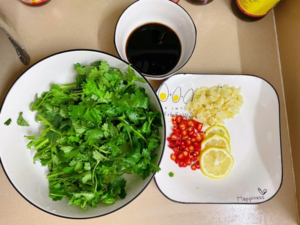 1 đống thuốc bổ không bằng 1 nắm rau mùi: 3 món ăn dễ làm từ rau mùi giúp bạn chống lại bệnh tật và thêm ngon miệng-2