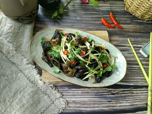 1 đống thuốc bổ không bằng 1 nắm rau mùi: 3 món ăn dễ làm từ rau mùi giúp bạn chống lại bệnh tật và thêm ngon miệng-18