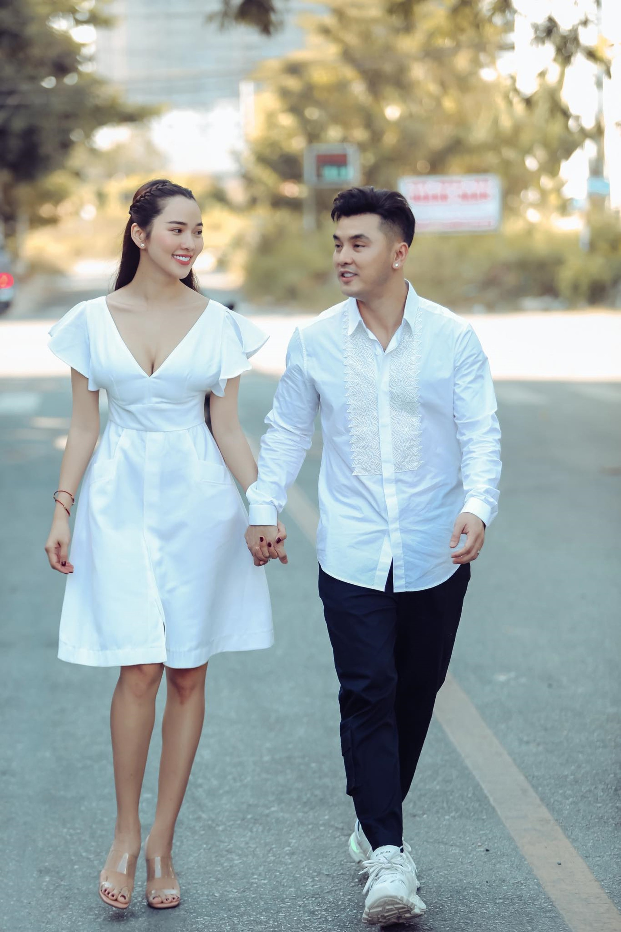 Bán hết tài sản để chữa bệnh, nam ca sĩ hàng đầu showbiz Việt giờ thế nào?-1