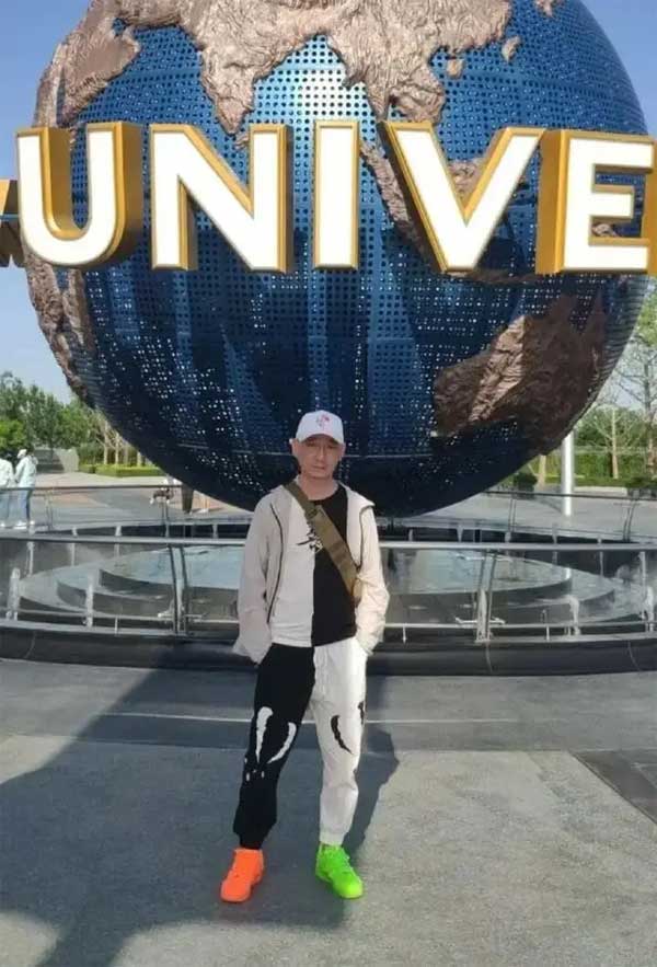 Diễn vai ăn mày ở khu du lịch, kiếm bộn tiền nhờ du khách đua nhau boa-3