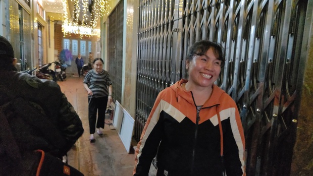 NGÕ không SỢ VỢ bất ngờ gỡ biển, chị em phụ nữ trong ngõ xác thực: Ở đây ai cũng yêu vợ hết!-5