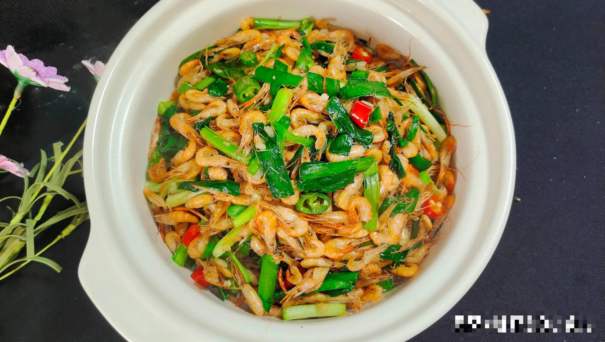 Loại thịt ăn cả vỏ, có canxi cao gấp 3 lần sữa, xào một đĩa với rau hẹ vô cùng thơm ngon, hấp dẫn-11