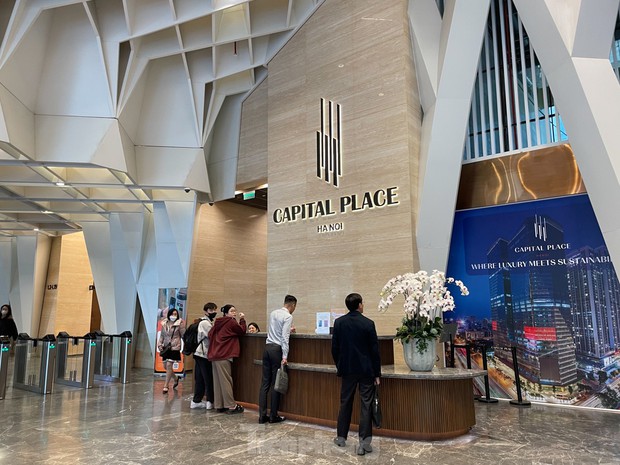 Cận cảnh tòa nhà 1 tỷ USD ở Hà Nội của bà Trương Mỹ Lan-6