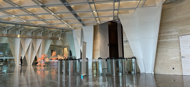 Cận cảnh tòa nhà 1 tỷ USD ở Hà Nội của bà Trương Mỹ Lan-11