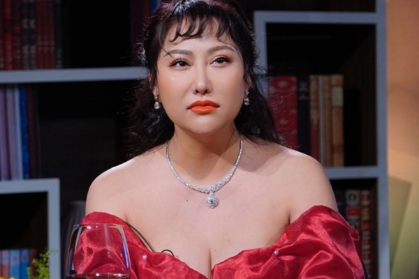 Phi Thanh Vân: 9 bác sĩ thay phiên mổ trong 12 tiếng, ôm con về nhà khóc với bố mẹ sau 2 lần ly dị-4