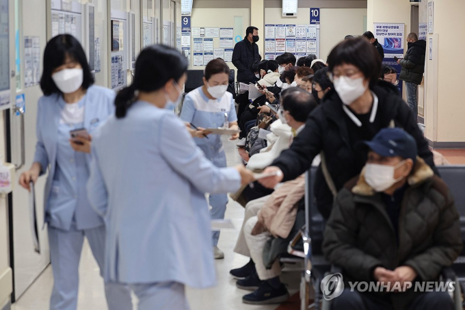 Tình cảnh sau 25 ngày khủng hoảng y tế tại Hàn Quốc: Nhiều bệnh nhân chấp nhận án tử, người thân bất lực trước hiện thực đau lòng-2