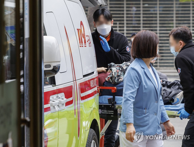Tình cảnh sau 25 ngày khủng hoảng y tế tại Hàn Quốc: Nhiều bệnh nhân chấp nhận án tử, người thân bất lực trước hiện thực đau lòng-5