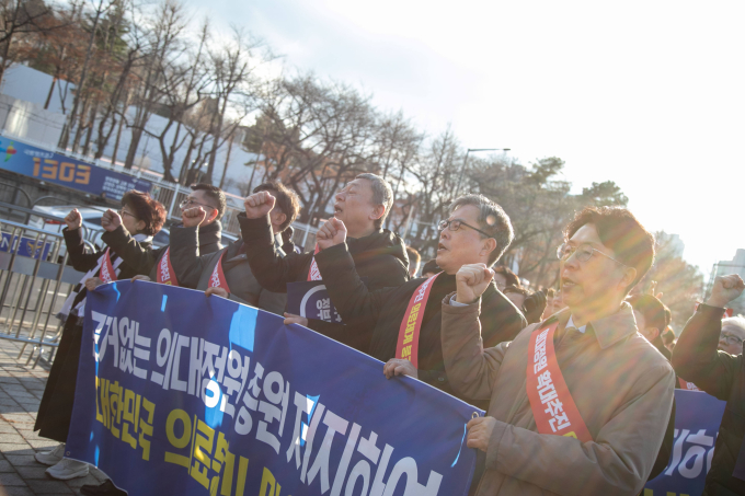 Tình cảnh sau 25 ngày khủng hoảng y tế tại Hàn Quốc: Nhiều bệnh nhân chấp nhận án tử, người thân bất lực trước hiện thực đau lòng-6