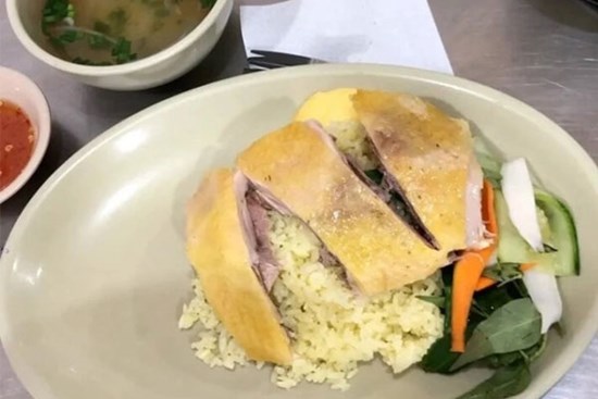 Vi khuẩn Salmonella có trong cơm gà Trâm Anh nguy hiểm thế nào?