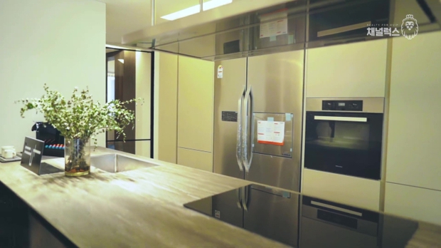 Soi căn biệt thự nằm trong khu nhà giàu của Han So Hee, mua và trả một lúc bằng tiền mặt hơn 36 tỷ-4