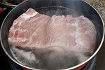 Thịt lợn nhập khẩu đổ về Việt Nam, giá chỉ 55.000 đồng/kg-2