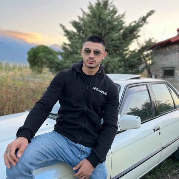 Rơi xuống khe núi khi đang quay clip, sao mạng chết thương tâm ở tuổi 23-2