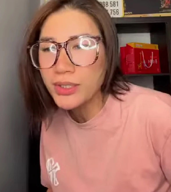 Trang Khàn ở Mỹ: Tôi bị đuổi việc rồi-1