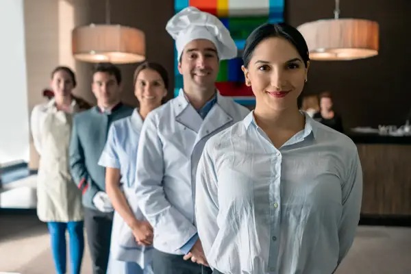 Cô gái tiết lộ bất ngờ về cảm giác làm trợ lý cho tỷ phú: Những món quà xa hoa đến lãng phí trắng trợn, lương cao nhưng đành bỏ-5