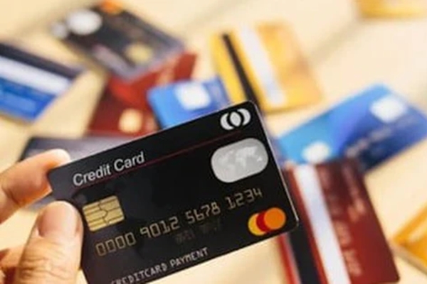 Vụ nợ thẻ tín dụng 8,5 triệu thành 8,8 tỷ: Do lỗi phần mềm?-1