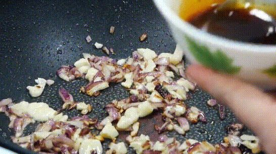 Đây là phần ngon nhất của sườn lợn, nấu món gì cũng hợp: Đắt có xắt ra miếng?-6