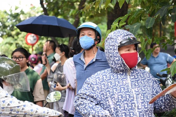 Kỳ thi tuyển sinh vào 10 ở Hà Nội ngày càng nóng, thầy giáo hiến kế hạ nhiệt-1