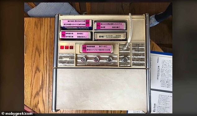 Cha đẻ của karaoke qua đời ở tuổi 100-2