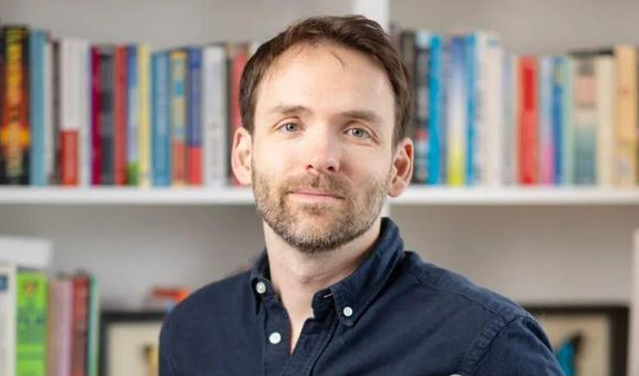 Làm bảo mẫu cho con người giàu, hưởng ké đặc quyền có 1-0-2, lương tới 30 triệu đồng/giờ: Tôi ngẫm ra giá trị học thực sự quan tâm-2