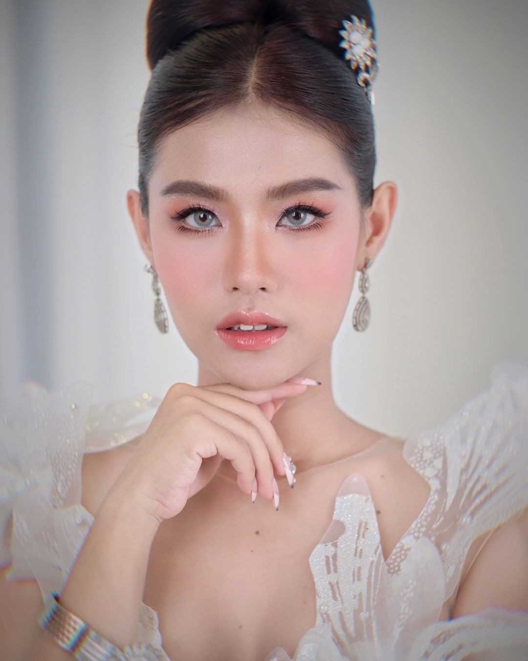 Tân Hoa hậu Trái Đất Campuchia bị chê nhạt nhòa-5