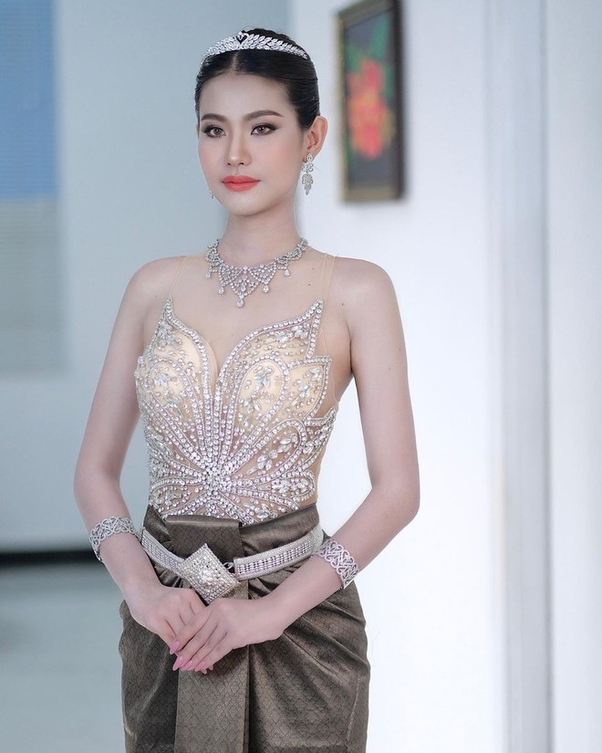 Tân Hoa hậu Trái Đất Campuchia bị chê nhạt nhòa-9