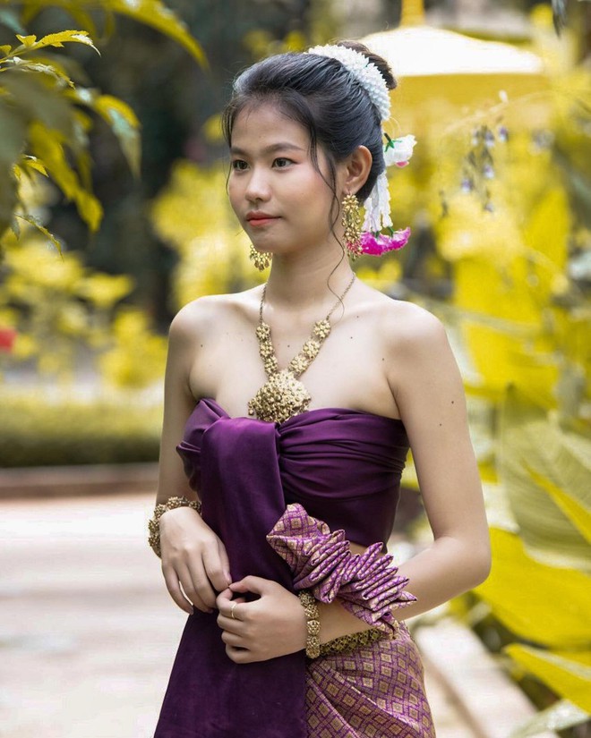 Tân Hoa hậu Trái Đất Campuchia bị chê nhạt nhòa-13