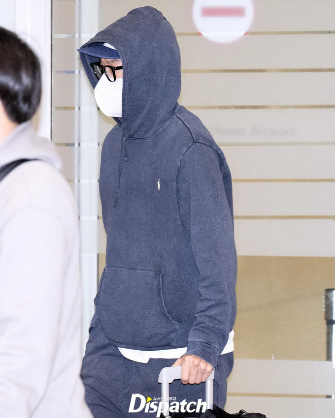 Bạn trai Han So Hee liên tục cúi mặt khi trở về từ Hawaii hậu ồn ào tình ái-1