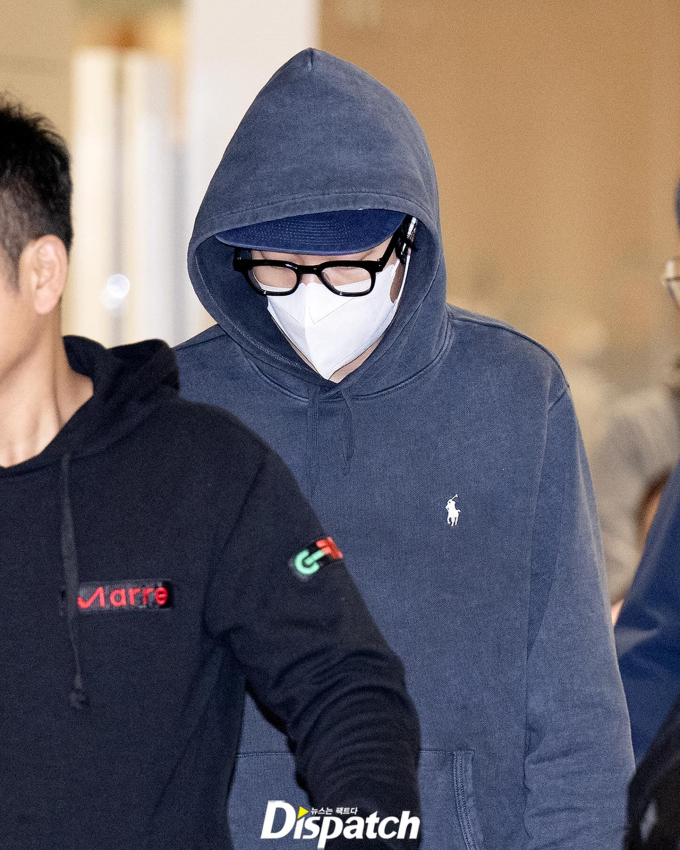 Bạn trai Han So Hee liên tục cúi mặt khi trở về từ Hawaii hậu ồn ào tình ái-2